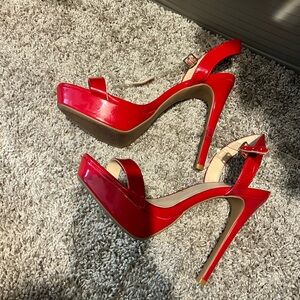 Red heels worn once ❤️